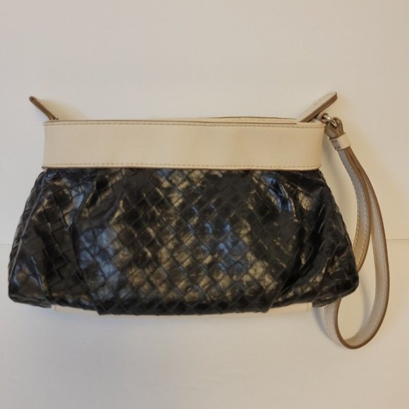 Simply Vera Wang Clutch Wristlet Bag - Picture 2 of 11